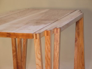 Detail Three Batten Table